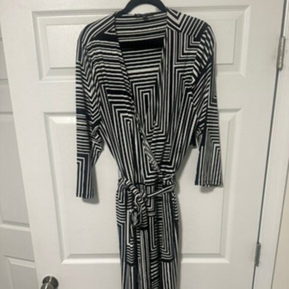 Women's Printed Black and White V-Neck Long Sleeve Jumpsuit - Picture 2 of 7